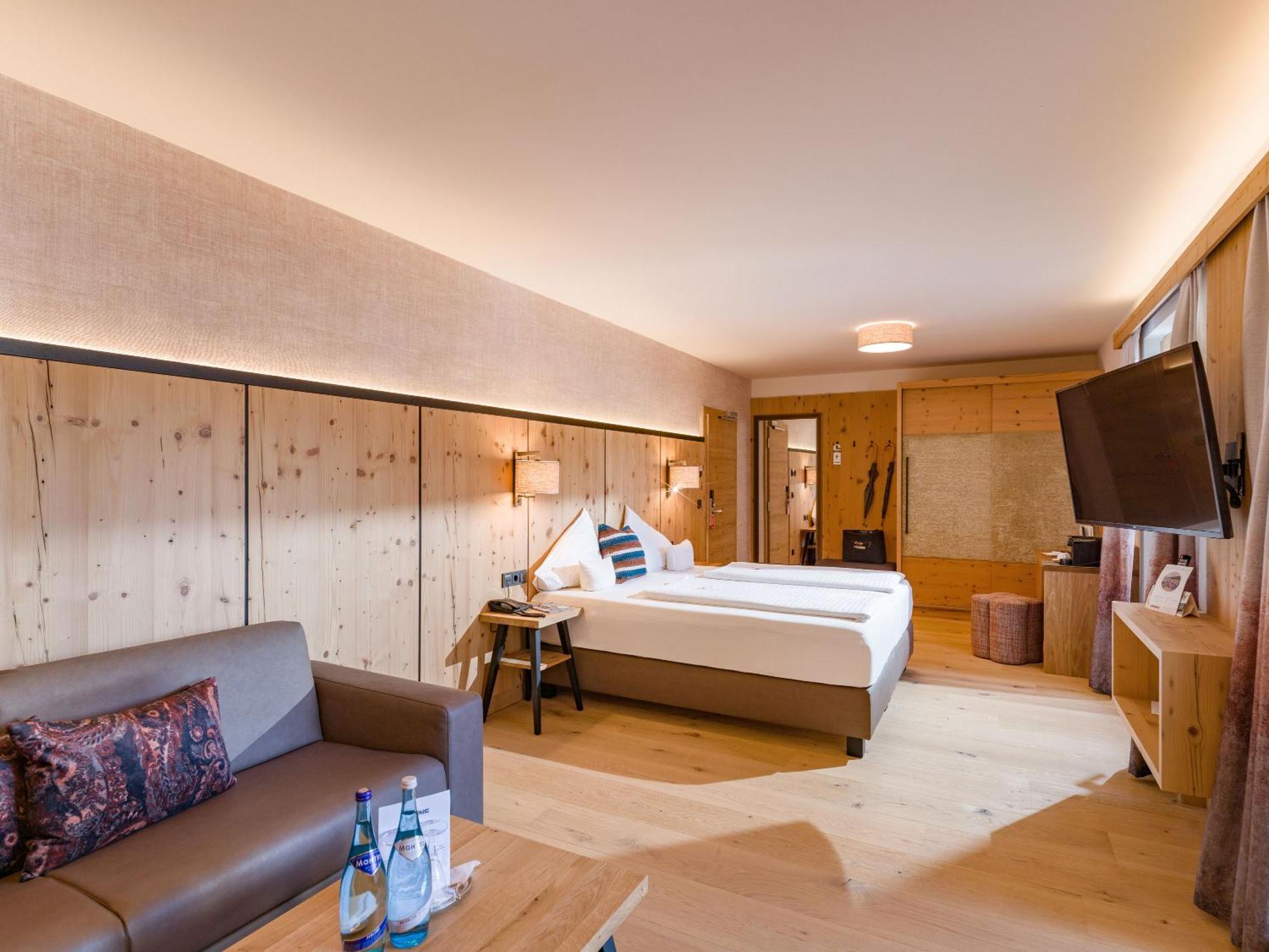 Hotel & Spa Sonne 4 Sterne Superior Kirchberg in Tirol Exterior photo